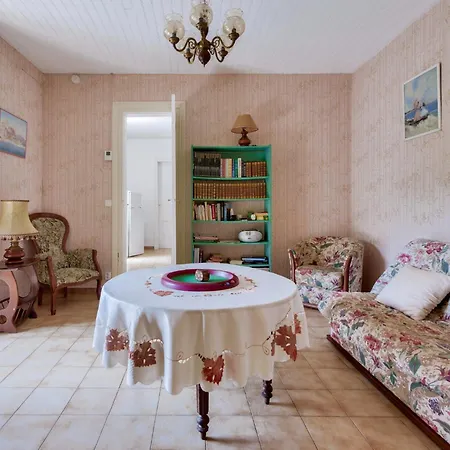 Maisonnette 250m * 아르카숑